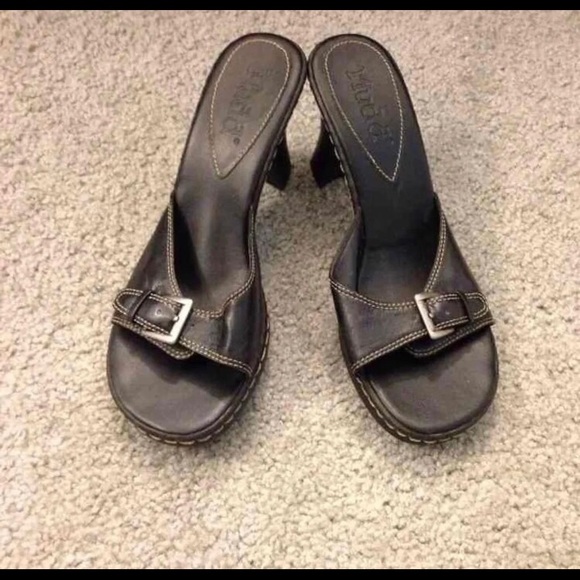 Heels - Picture 2 of 7